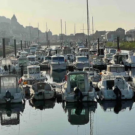 Quai Du Treport 4 Etoiles Face Port Et